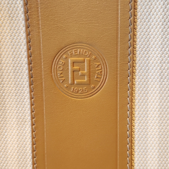 Authentic Fendi Shoulder Bag - Picture 4 of 9
